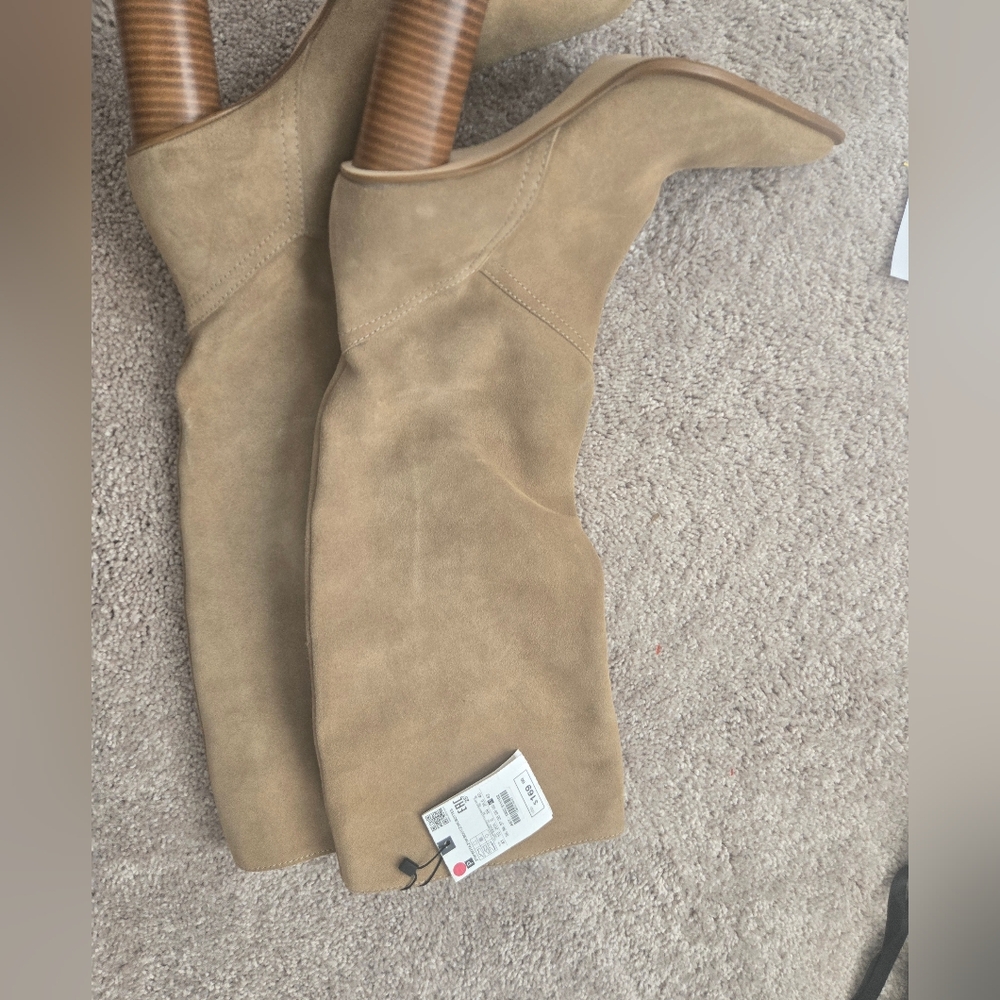 NWT Zara taupe color boots